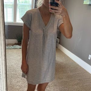 Black/White striped Vineyard Vines T-shirt Dress